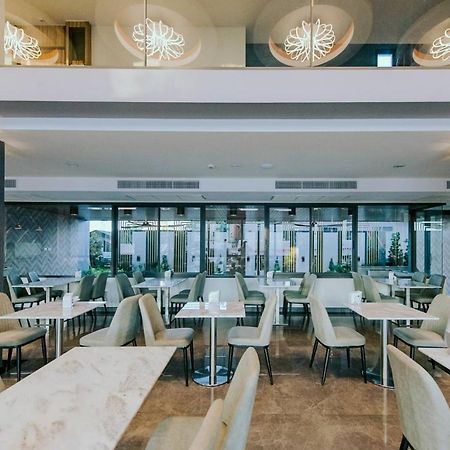 Arista Hotel Ubon Убон Ратчатани Екстериор снимка