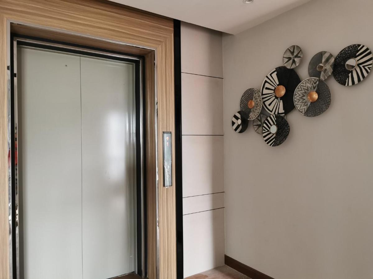 Arista Hotel Ubon Убон Ратчатани Екстериор снимка
