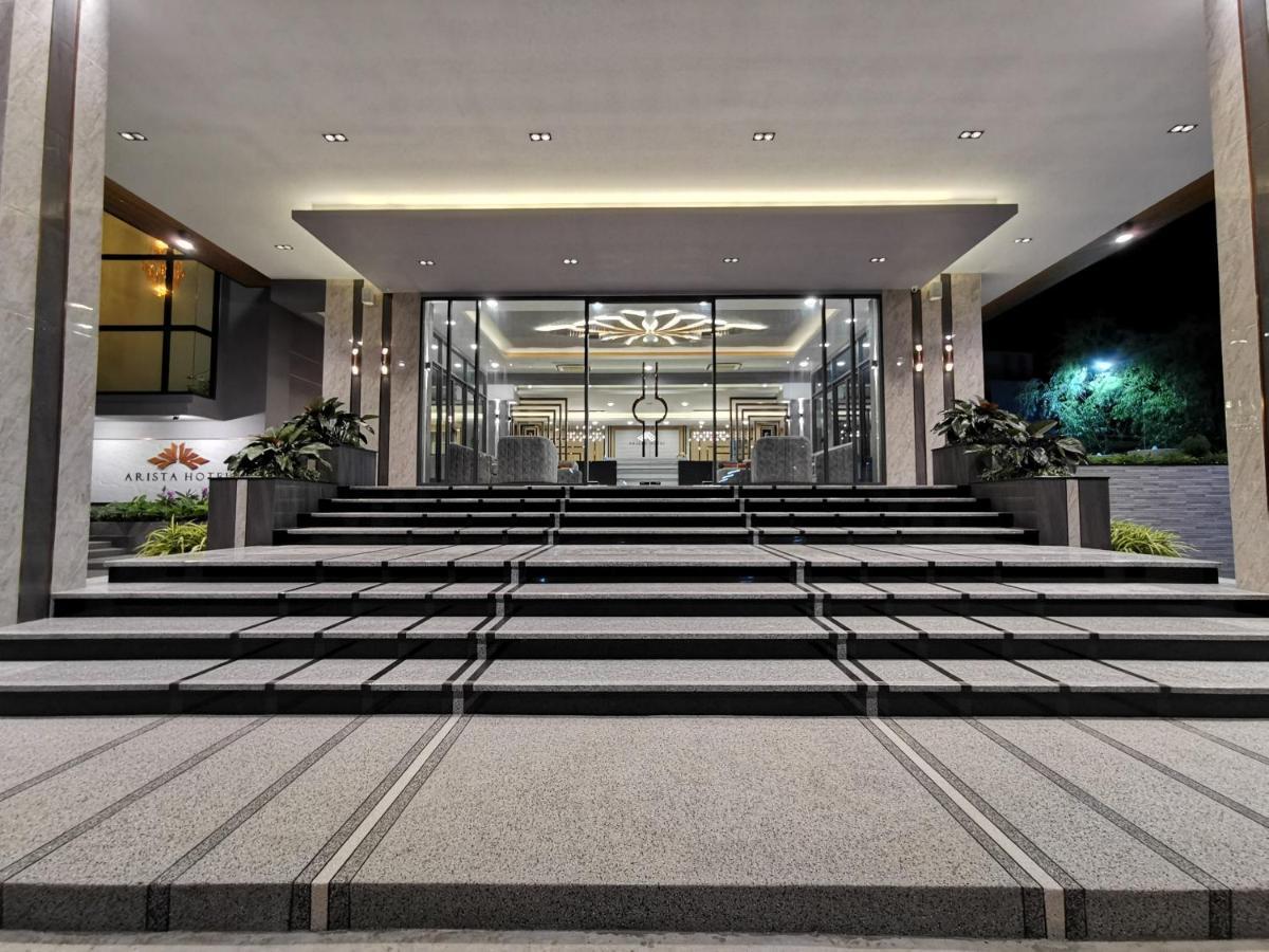 Arista Hotel Ubon Убон Ратчатани Екстериор снимка