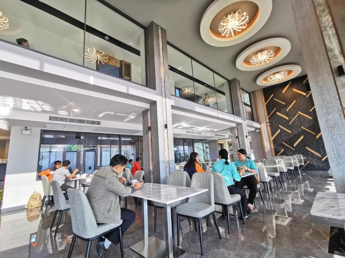 Arista Hotel Ubon Убон Ратчатани Екстериор снимка