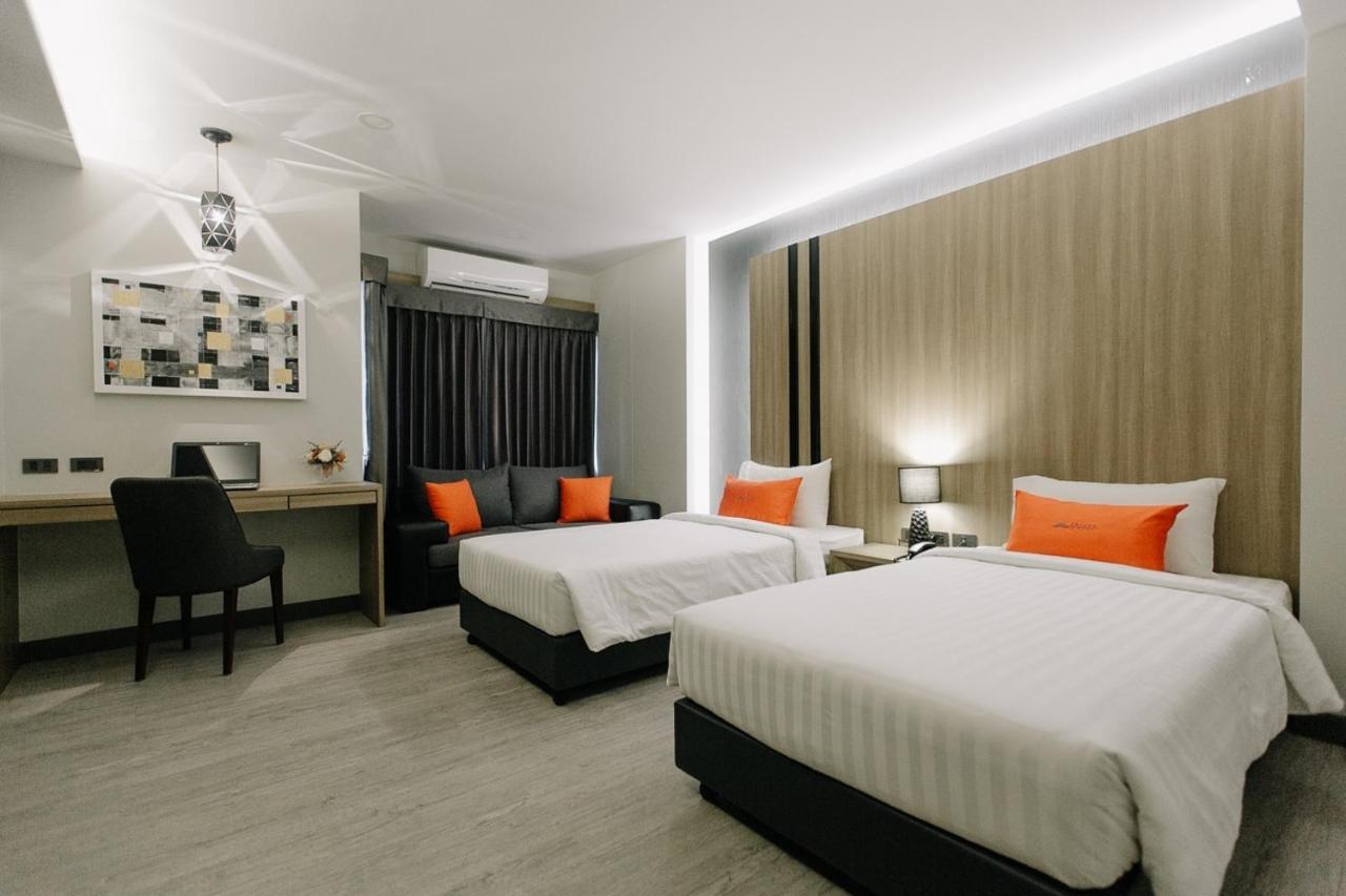 Arista Hotel Ubon Убон Ратчатани Екстериор снимка