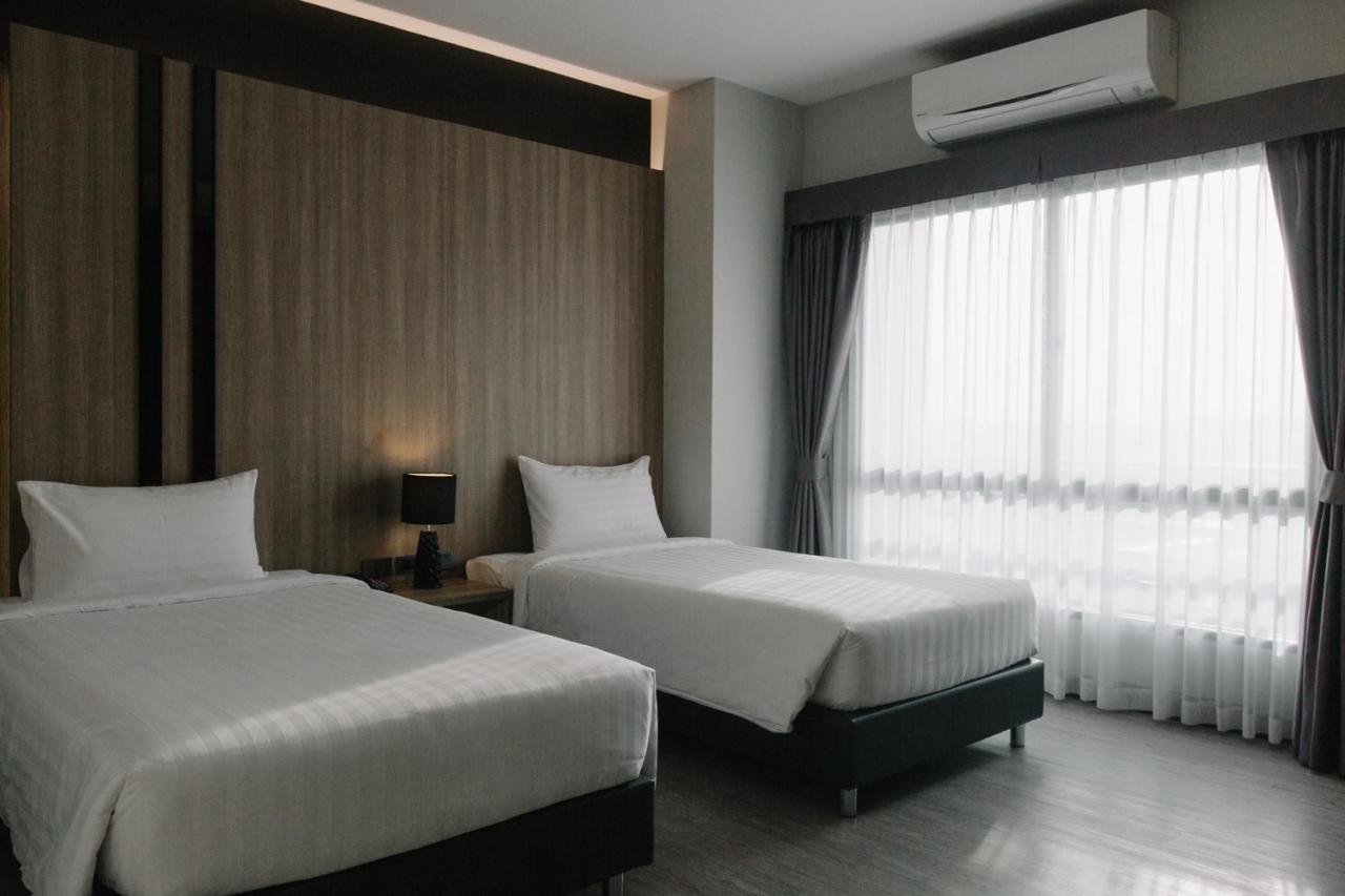 Arista Hotel Ubon Убон Ратчатани Екстериор снимка
