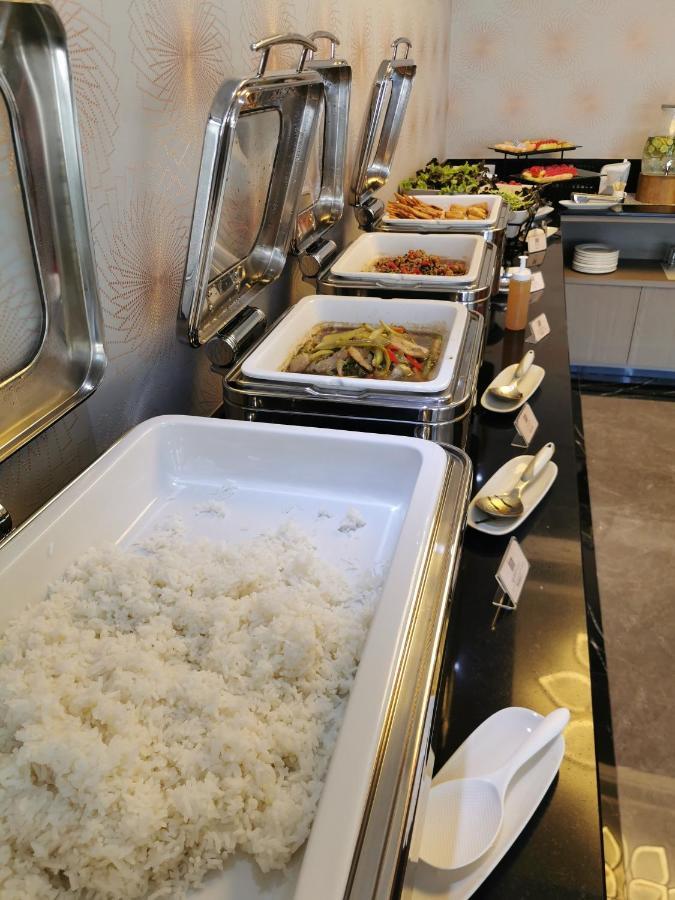 Arista Hotel Ubon Убон Ратчатани Екстериор снимка